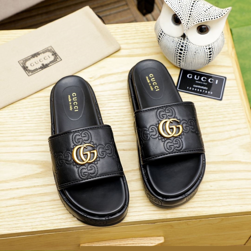 G*u*i slippers